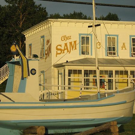 Auberge Du Cafe Chez Sam Baie-Sainte-Catherine Eksteriør billede