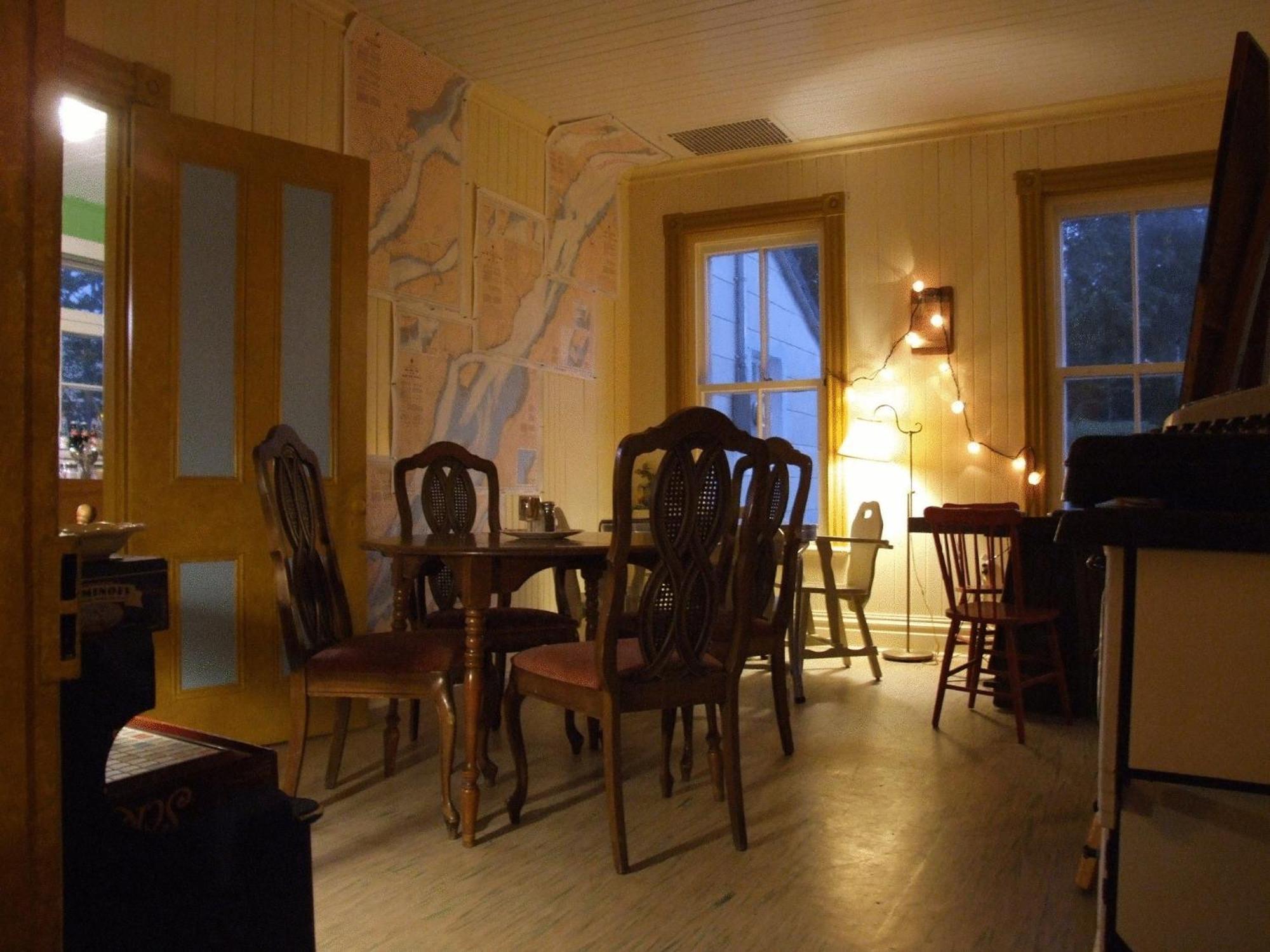Auberge Du Cafe Chez Sam Baie-Sainte-Catherine Eksteriør billede